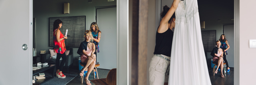 Fotografo Matrimonio Langhe Le damigelle agghindano la sposa in previsione dalla cerimonia di matrimonio