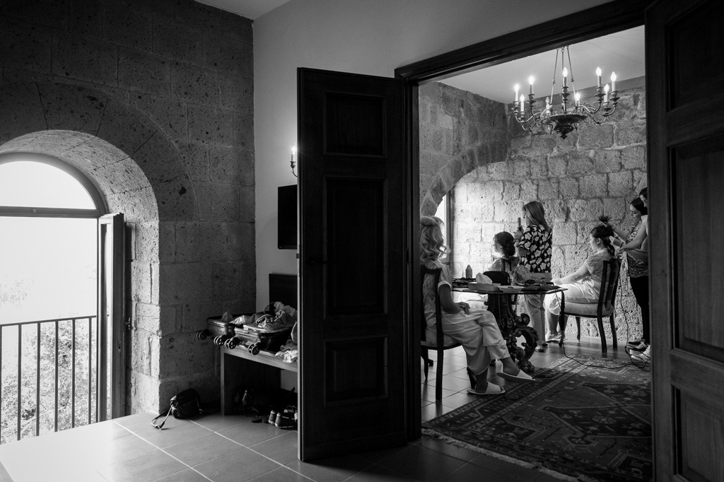 Fotografo Matrimonio Orvieto Una panoramica della preparazione della sposa e della madre