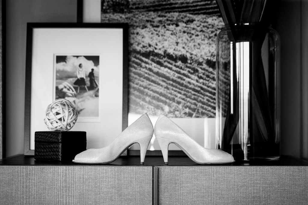 Fotografo Matrimonio Langhe L'eleganza delle scarpe della sposa