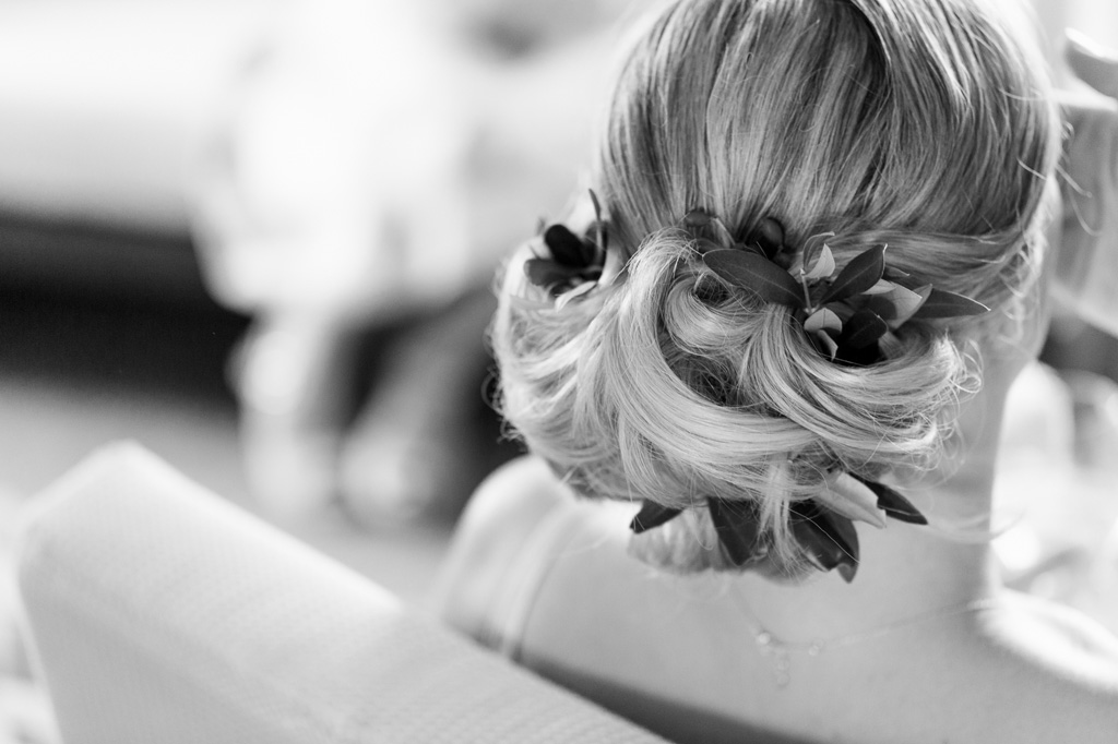 Fotografo Matrimonio Lago di Garda I capelli acconciati della sposa
