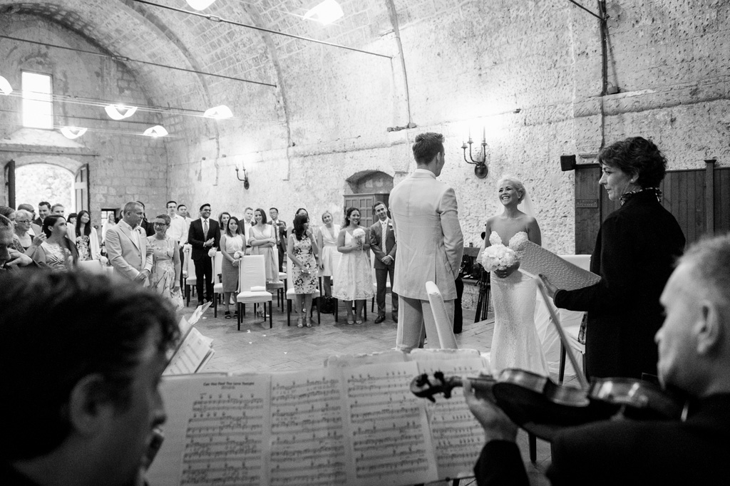 Fotografo Matrimonio Orvieto I musicisti suonano alcuni canzoni da cerimonia