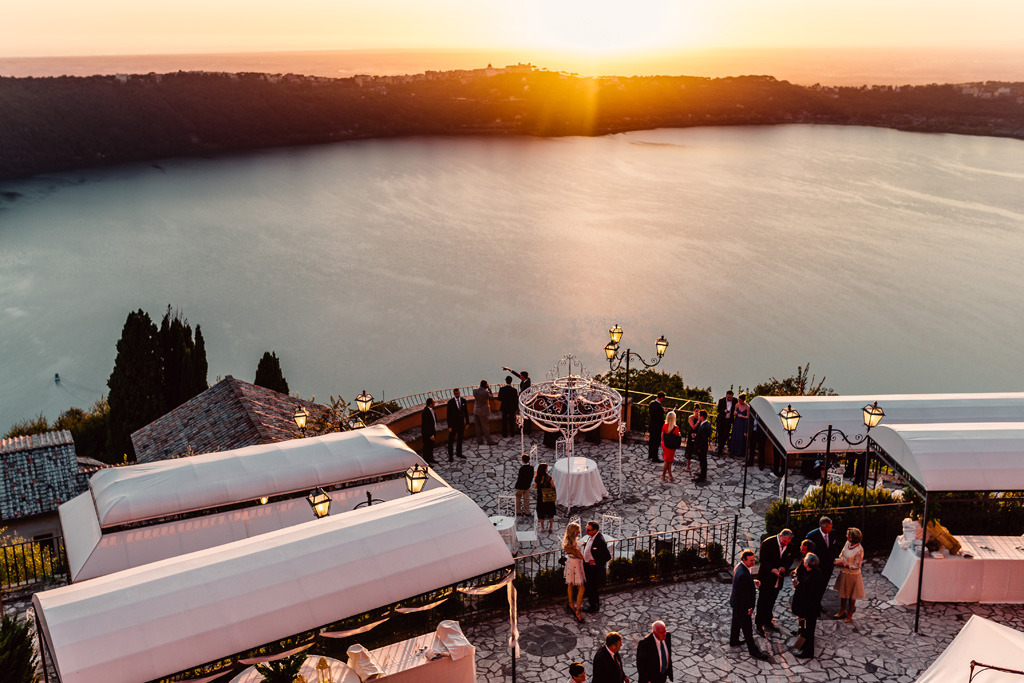Fotografo Matrimonio Villa Del Cardinale Una panoramica dalla Villa del Cardinale sul Lago di Castel Gandolfo
