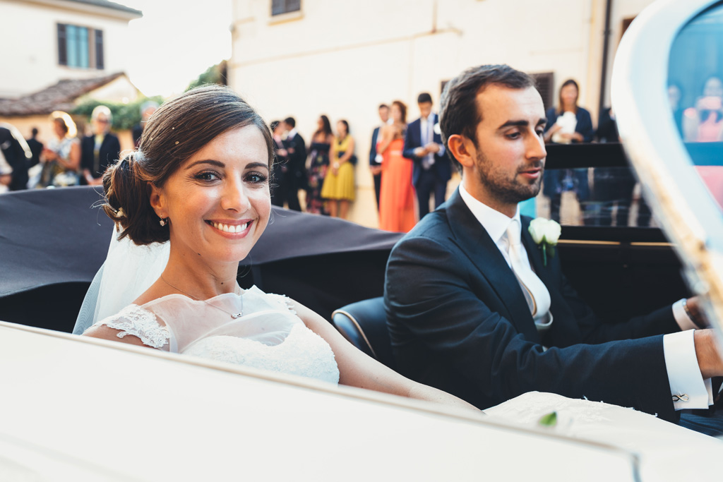 Fotografo Matrimonio Pavia La sposa sorride sotto la lente del fotografo Alessandro Della Savia