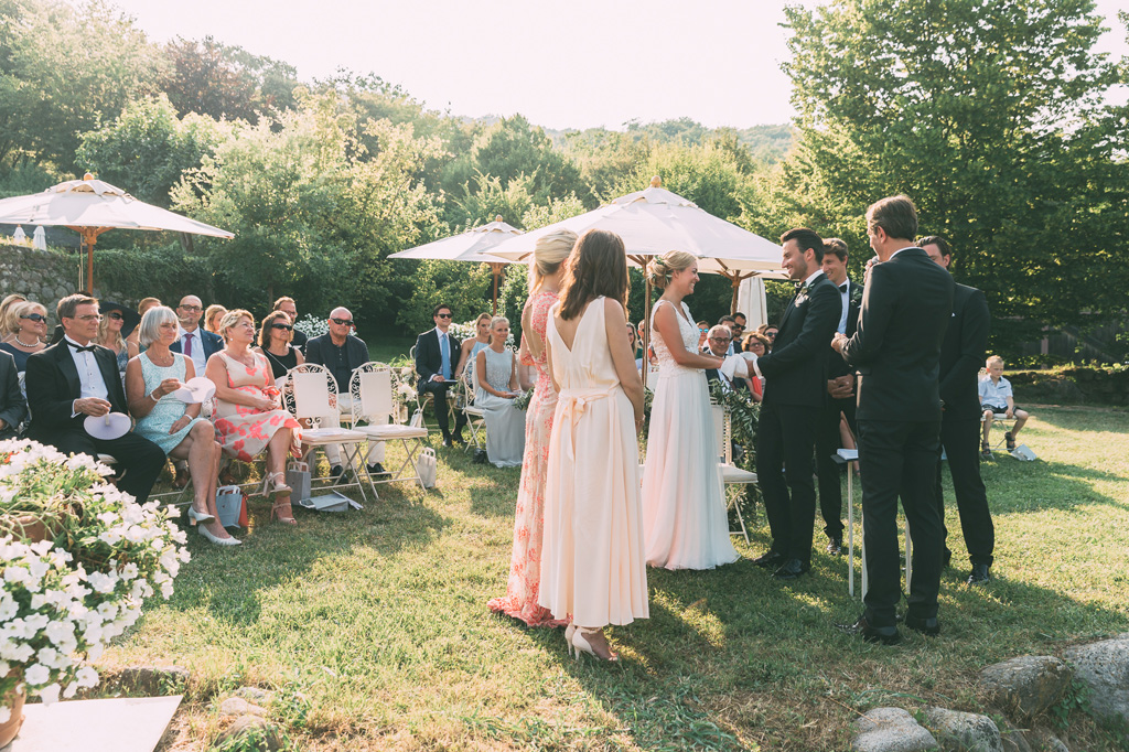 Fotografo Matrimonio Lago di Garda UNa panoramica della cerimonia di matrimonio