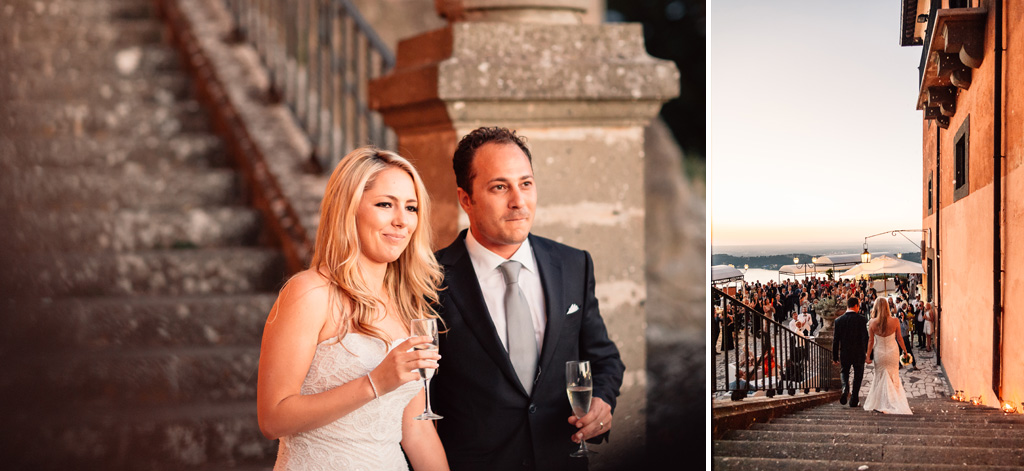 Fotografo Matrimonio Villa Del Cardinale Gli sposi sorridono agli ospiti durante una grande festa