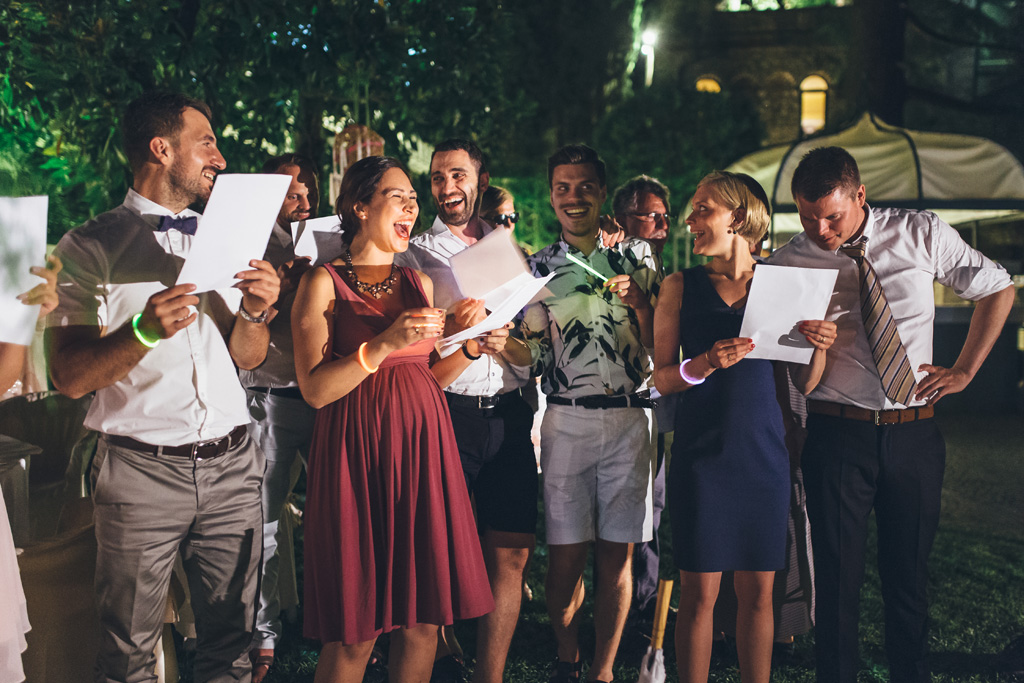 Fotografo Matrimonio Lago di Garda Gli invitati cantano una serenata per Martin e Kathrin