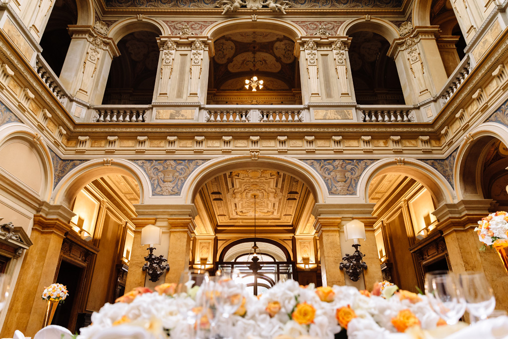 Fotografo Matrimonio Villa Erba Una panoramica totale dell'interno di Villa Erba ripresa dal fotografo Alessandro Della Savia