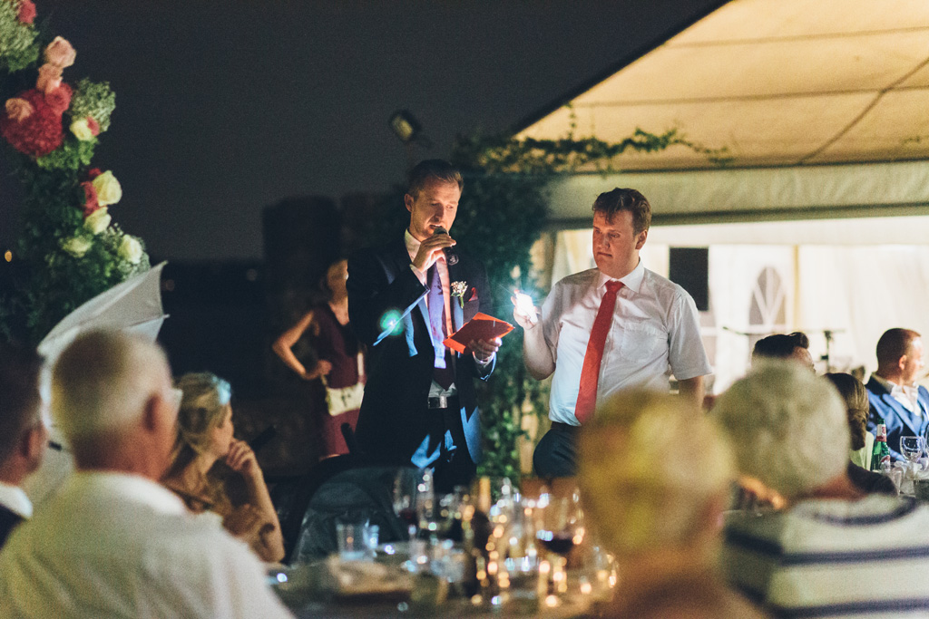 Fotografo Matrimonio Lago di Garda Lo sposo enuncia un discorso