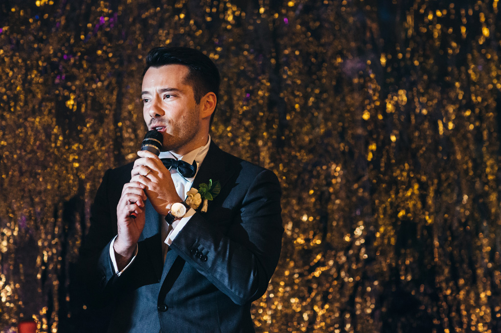 Fotografo Matrimonio Monza Lo sposo enuncia un discorso durante il ricevimento