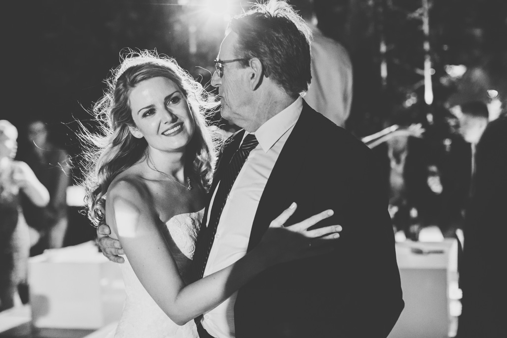 Fotografo Matrimonio Lago di Garda Il padre danza con la sposa Kathrin