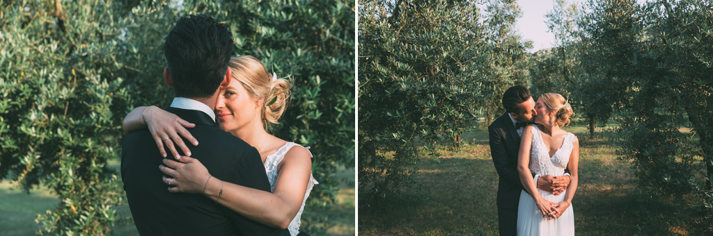 Fotografo Matrimonio Lago di Garda I due sposi posano per il fotografo Alessandro Della Savia in una splendida località vicino al Lago di Garda