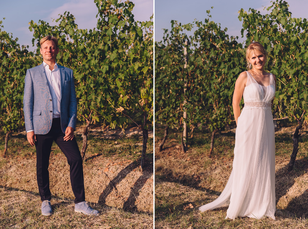 Fotografo Matrimonio Langhe Gli sposi posano durante una splendida giornata di sole in una scenografia rurale
