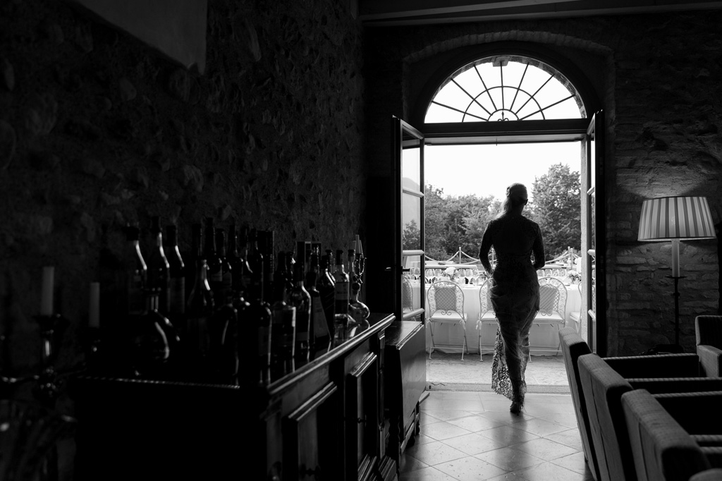 Fotografo Matrimonio Lago di Garda La sposa raggiunge la sala di ricevimento