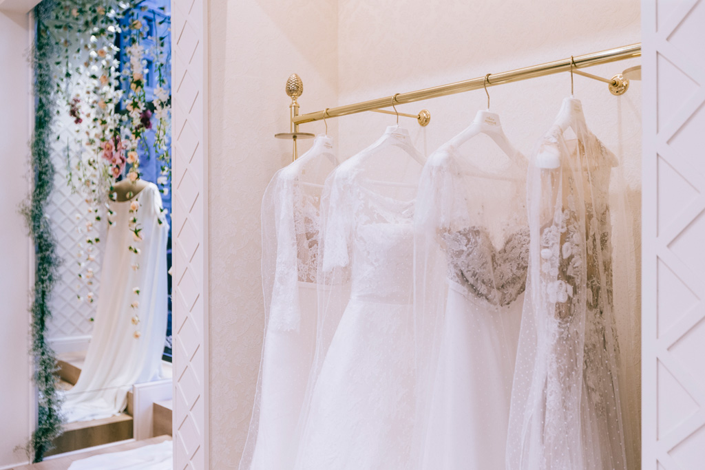 Inaugurazione Store Pronovias Gli abiti prodotti dalla nota casa Pronovias fotografati da Alessandro Della Savia