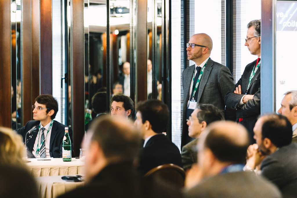 Di.Gi International I dipendenti seguono con interesse la lezione dei colleghi durante il workshop aziendale