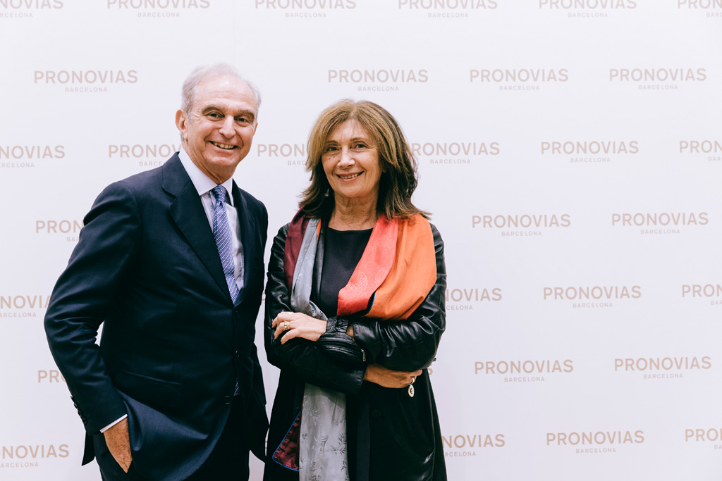 Inaugurazione Store Pronovias Alberto Palatchi posa con un'ospite presso il nuovo negozio Pronovias aperto a Roma