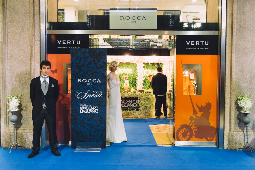Evento Rocca Damiani Milano L'ingresso della gioielleria Rocca, vicino al Duomo, Milano
