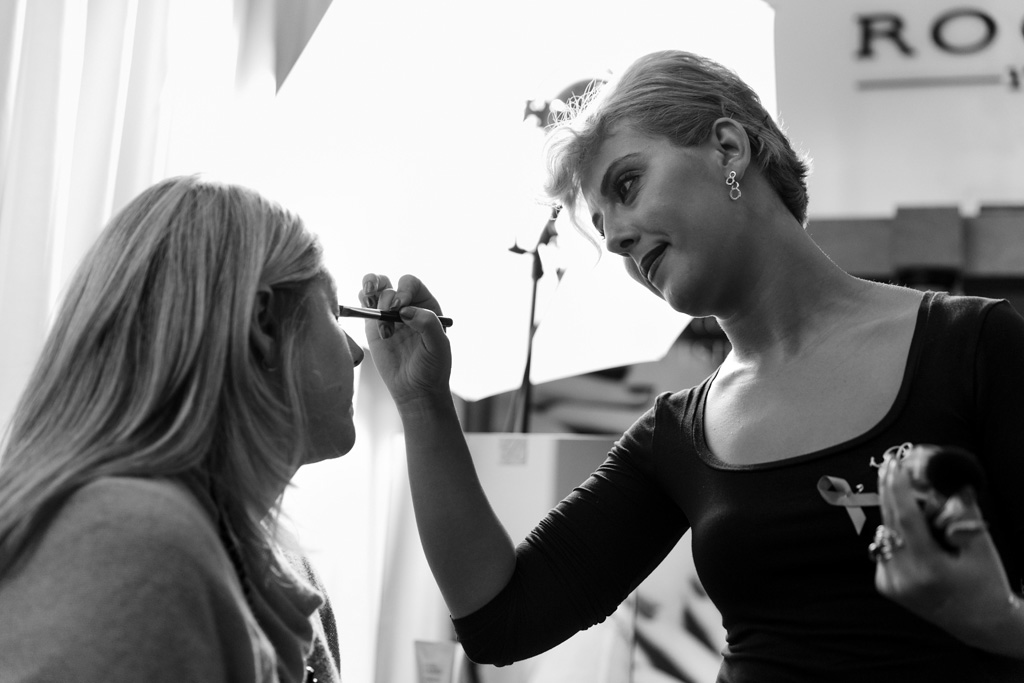 Evento Rocca Damiani Milano La truccatrice sistema le modella per la sfilata firmata Vogue