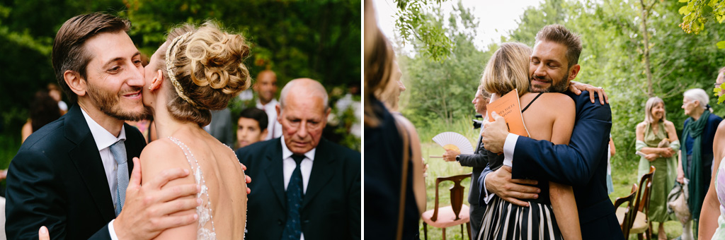 Fotografo Matrimonio Convento Dell'Annunciata Medole Gli sposi felici abbracciano gli invitati
