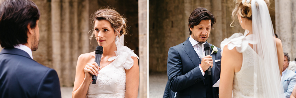 Fotografo Matrimonio Basilica San Galgano Toscana Gli sposi si scambiano le promesse