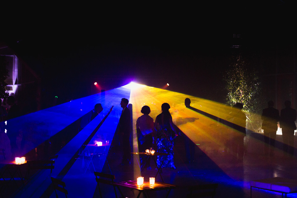 Wedding Photographer Como Lake Luci blu e arancioni tagliano