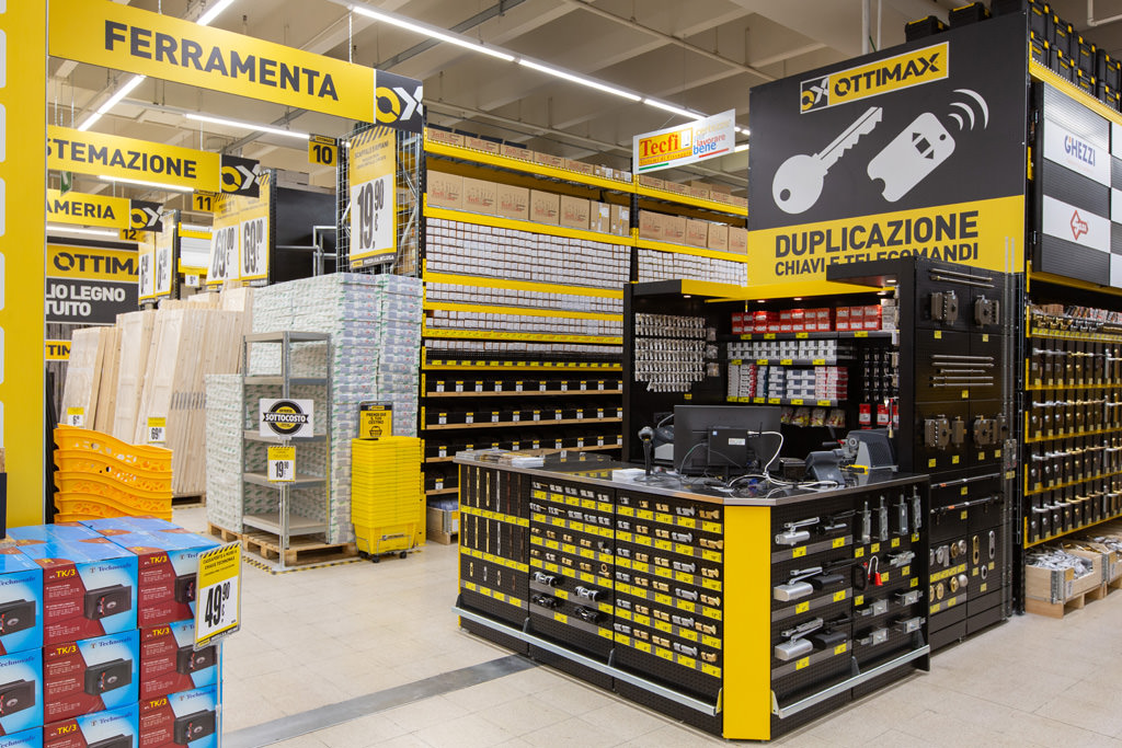 Fotografo Evento Milano Ottimax San Giuliano Milanese Ottimax: vendita di prodotti tecnici di qualià