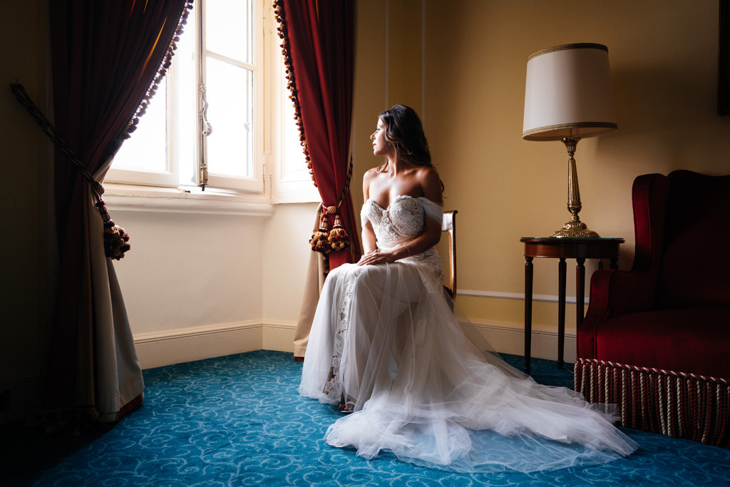 Wedding Photographer Como Lake Villa Pizzo Villa d'Este ritratto della sposa abito da sposa villa d'este