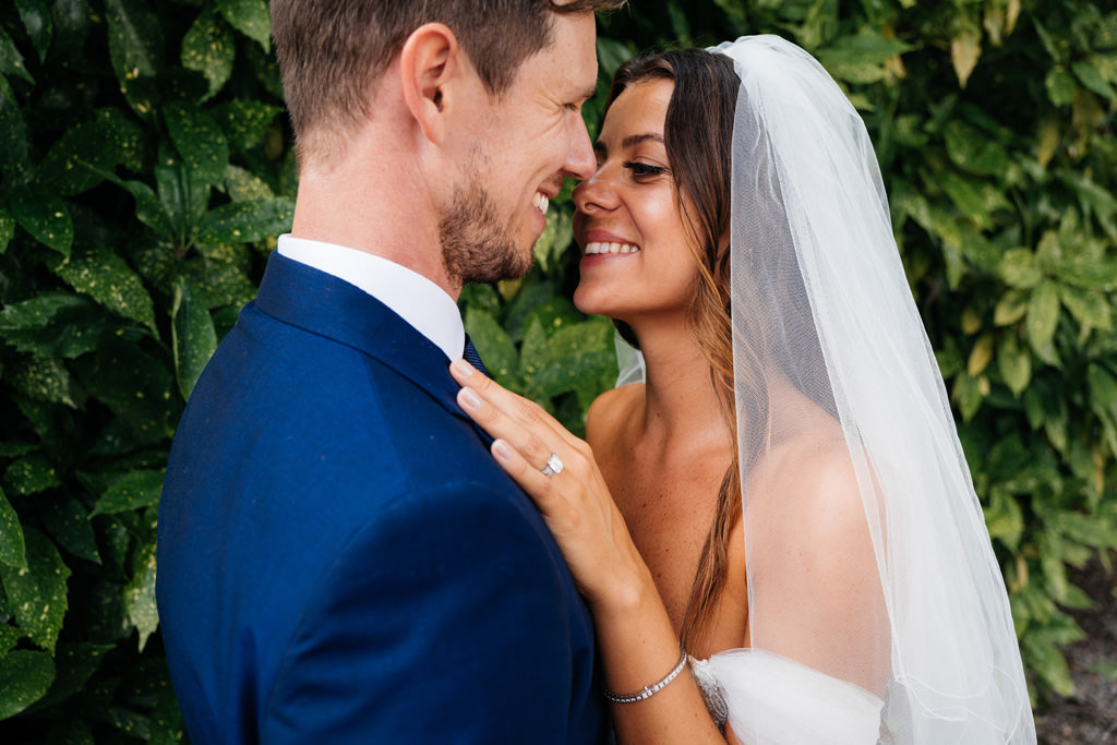 Wedding Photographer Como Lake Villa Pizzo Villa d'Este foto di coppia tom e indigo sposi lago di como