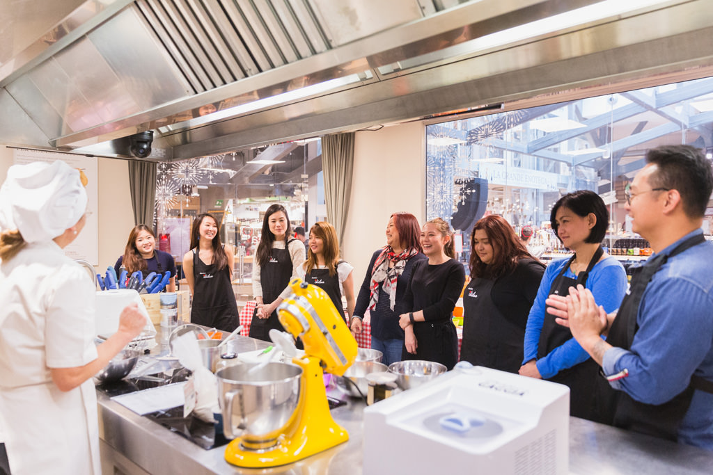 Fotografo Evento Aziendale Milano Eataly Boeucc Il fotografo Alessandro Della Savia ritrae i componenti della Tokio Marine Holdings