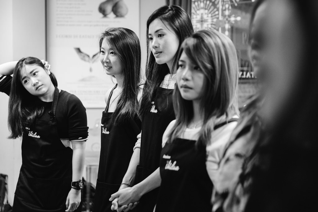 Fotografo Evento Aziendale Milano Eataly Boeucc Le dipendenti dell'azienda sono pronte alla sfida in cucina documentata da Alessandro Della Savia