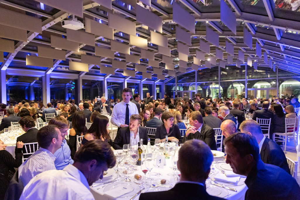 Il banchetto di gala è iniziato nella location di Villa Necchi Campiglio