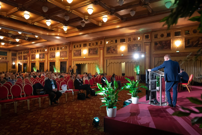Una panoramica della sala dell'undicesimo congresso dell'EUGA ripreso dal fotografo Della Savia