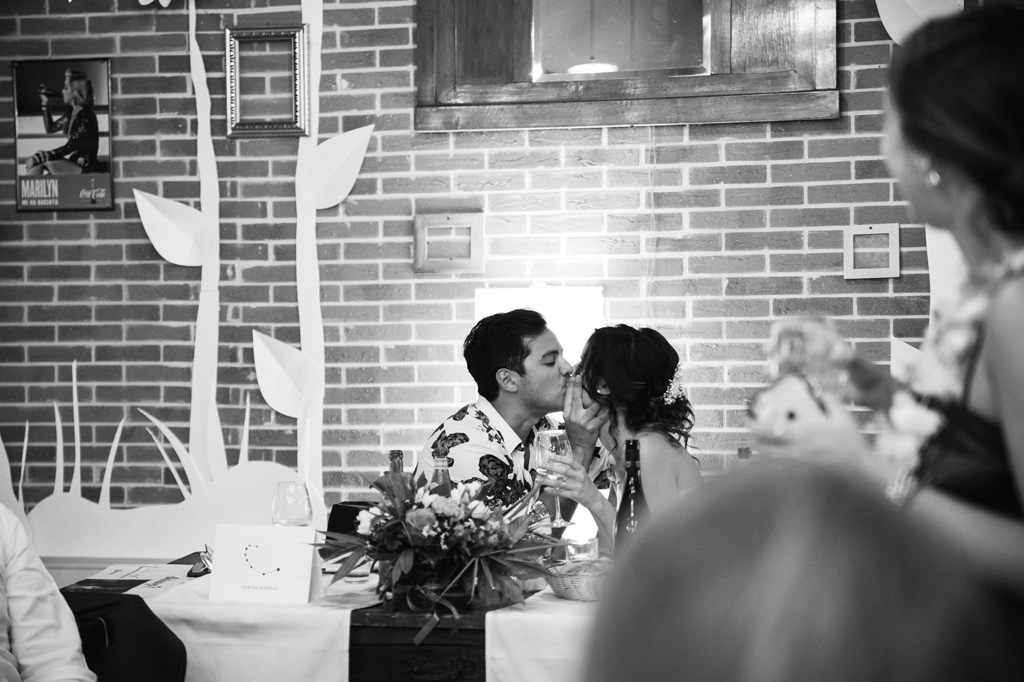 Best Destination Wedding Photographer Emotions Bacio Sposi Milano Reportage Nozze