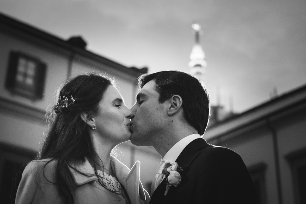 Best Destination Wedding Photographer Emotions Bacio Sposi Reportage Matrimonio Milano