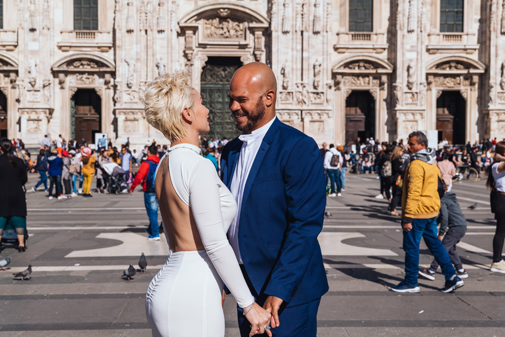fotografo ritratto coppia milano duomo