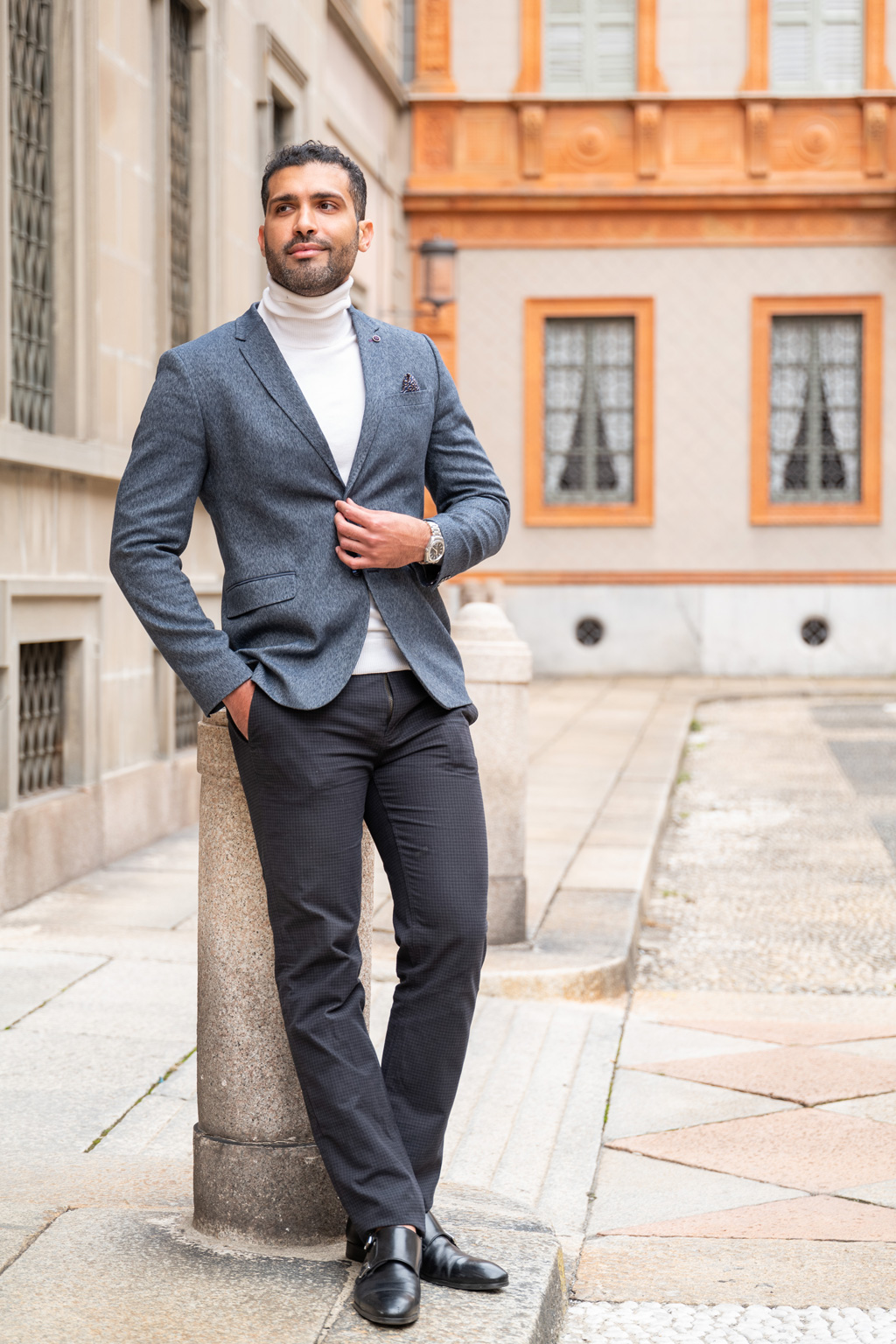 Fotografo-ritratto-esterna-Milano Ritratto professionale di un giovane a MIlano
