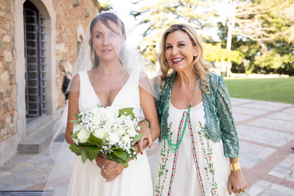 Destination Wedding Photographer Tuscany Italy Una sposa con il velo in Toscana