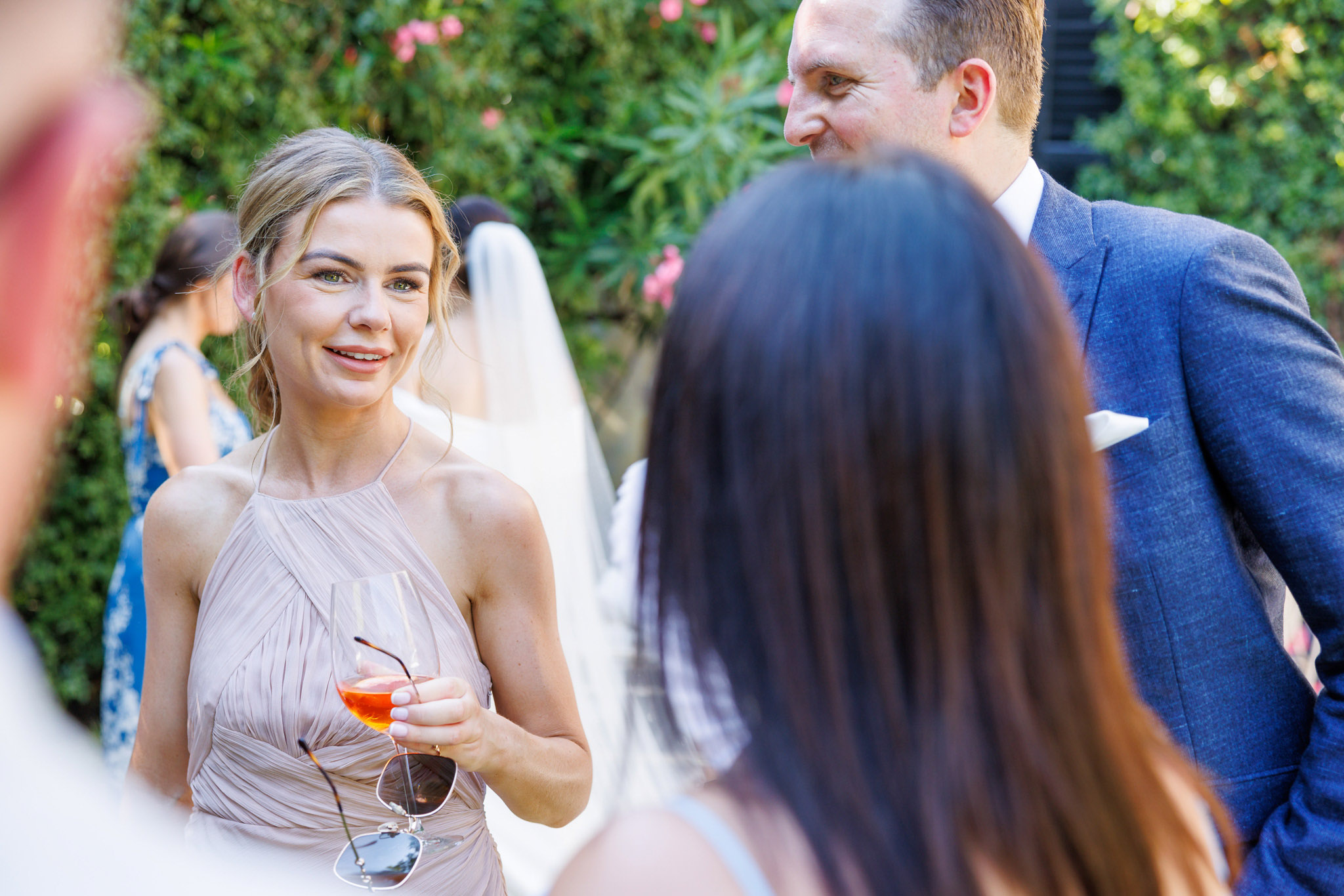 Destination Wedding Photographer Como Gli invitati che si divertono al matrimonio
