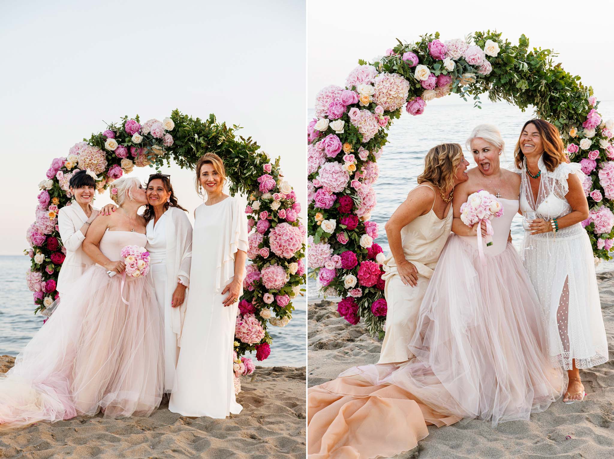 Destination Wedding Tuscany Una sposa insieme agli invitati dietro alle decorazioni per il suo matrimonio