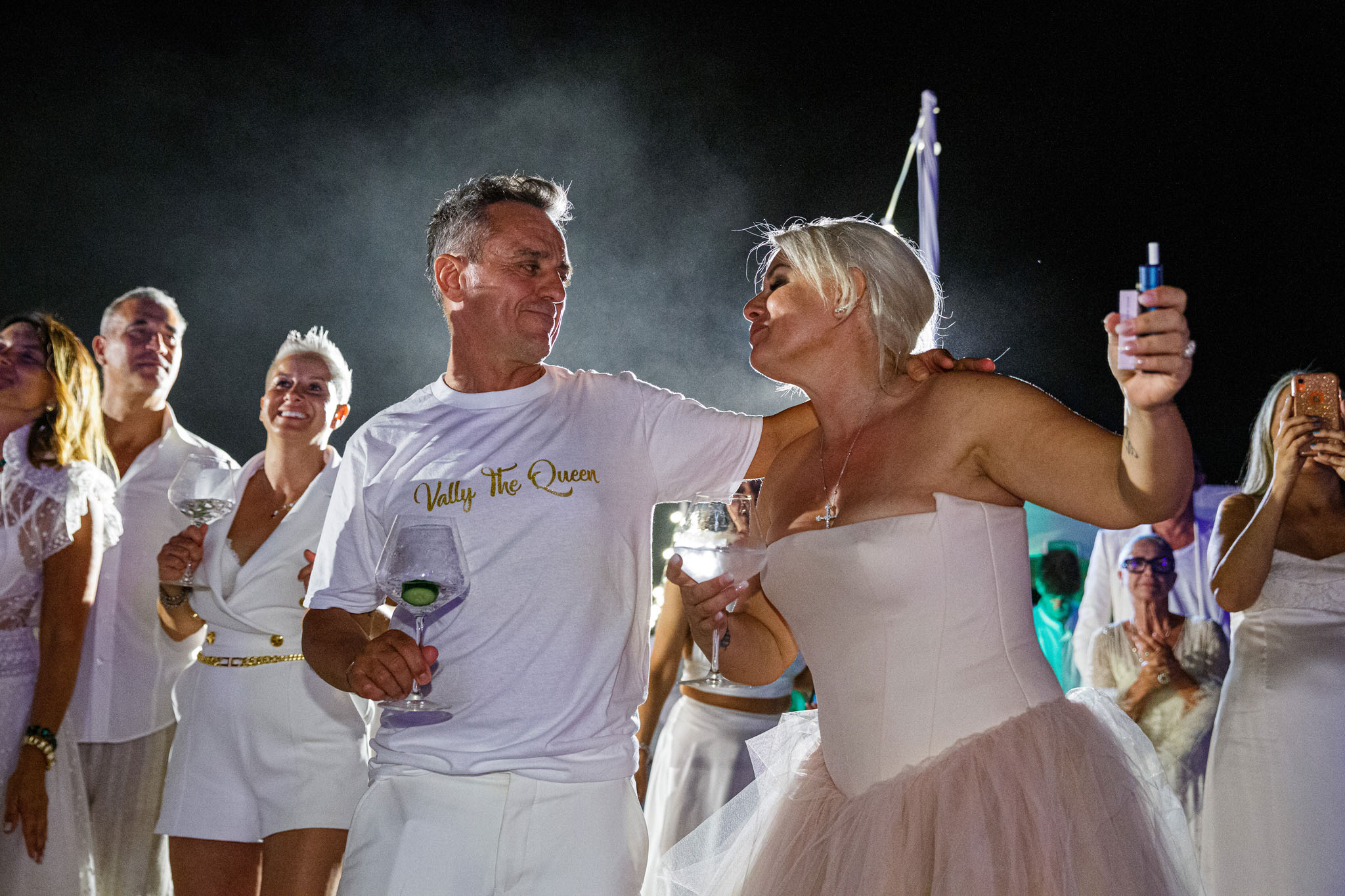 Destination Wedding Tuscany Una coppia di sposi che si divertono durante le loro nozze