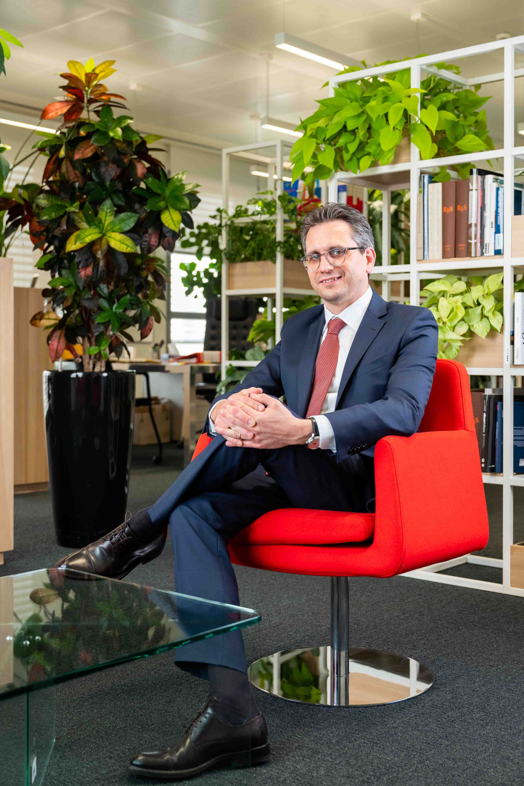 Foto Ritratto Ambientato Siemens CEO https://www.limibeautylab.pro/it/portfolio/ritratti/fotografo-ritratto-ambientato-alessandro-milano/