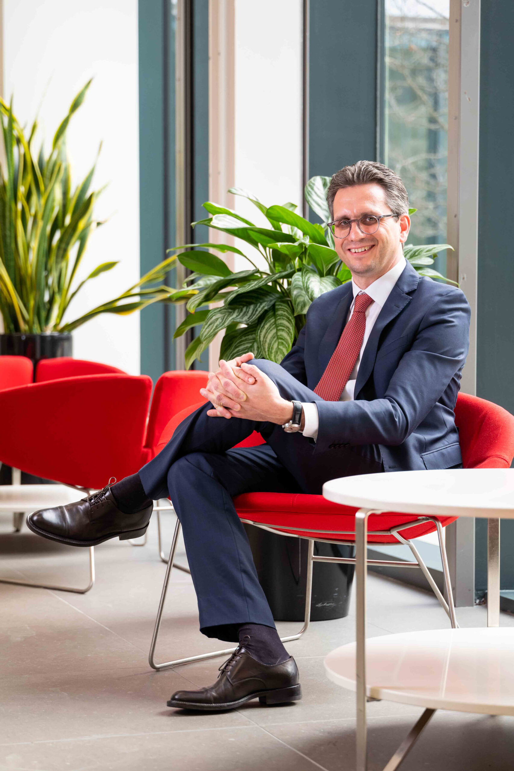 Foto Ritratto Ambientato Siemens CEO https://www.limibeautylab.pro/it/portfolio/ritratti/fotografo-ritratto-ambientato-alessandro-milano/