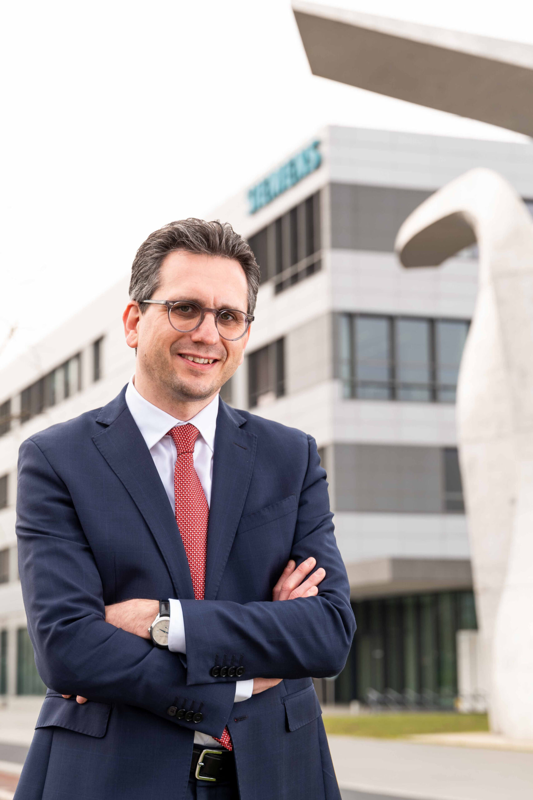 Foto Ritratto Ambientato Siemens CEO https://www.limibeautylab.pro/it/portfolio/ritratti/fotografo-ritratto-ambientato-alessandro-milano/