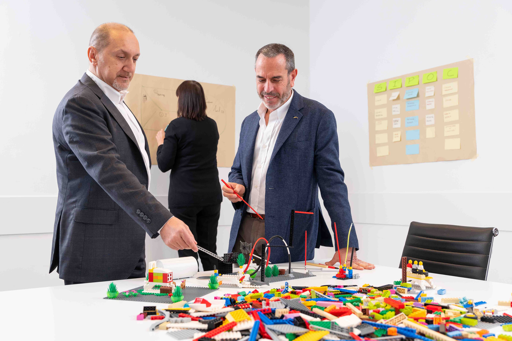 Foto business KyreTeam Colleghi che lavorano insieme