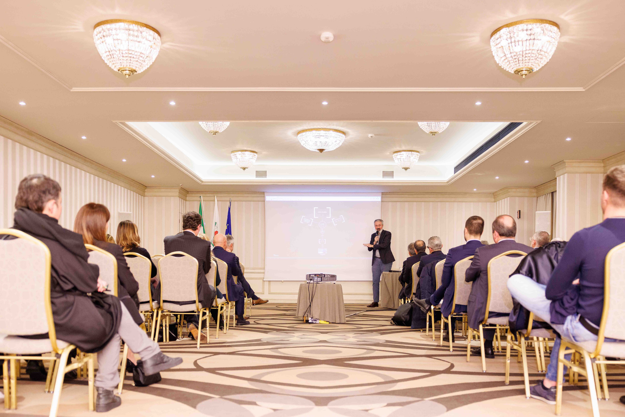 Foto evento business upiveb Foto della sala conferenza dell'evento di fine anno di Upiveb all'hotel principe di savoia a Milano