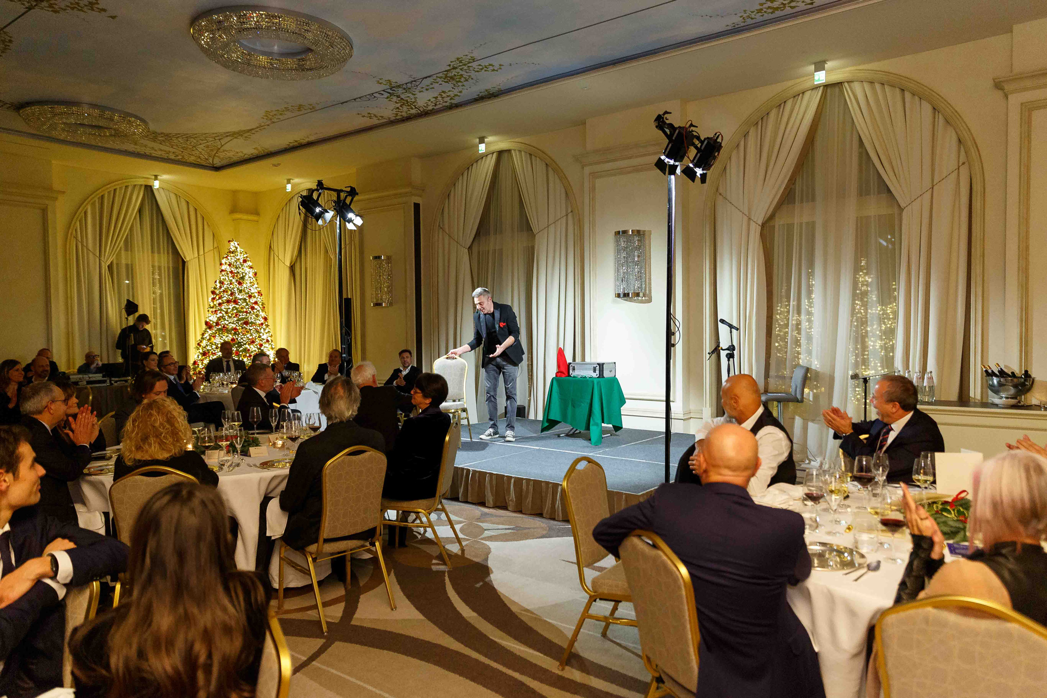 Foto evento business upiveb Panoramica di spettacolo durante la cena all'hotel principe di savoia a Milano