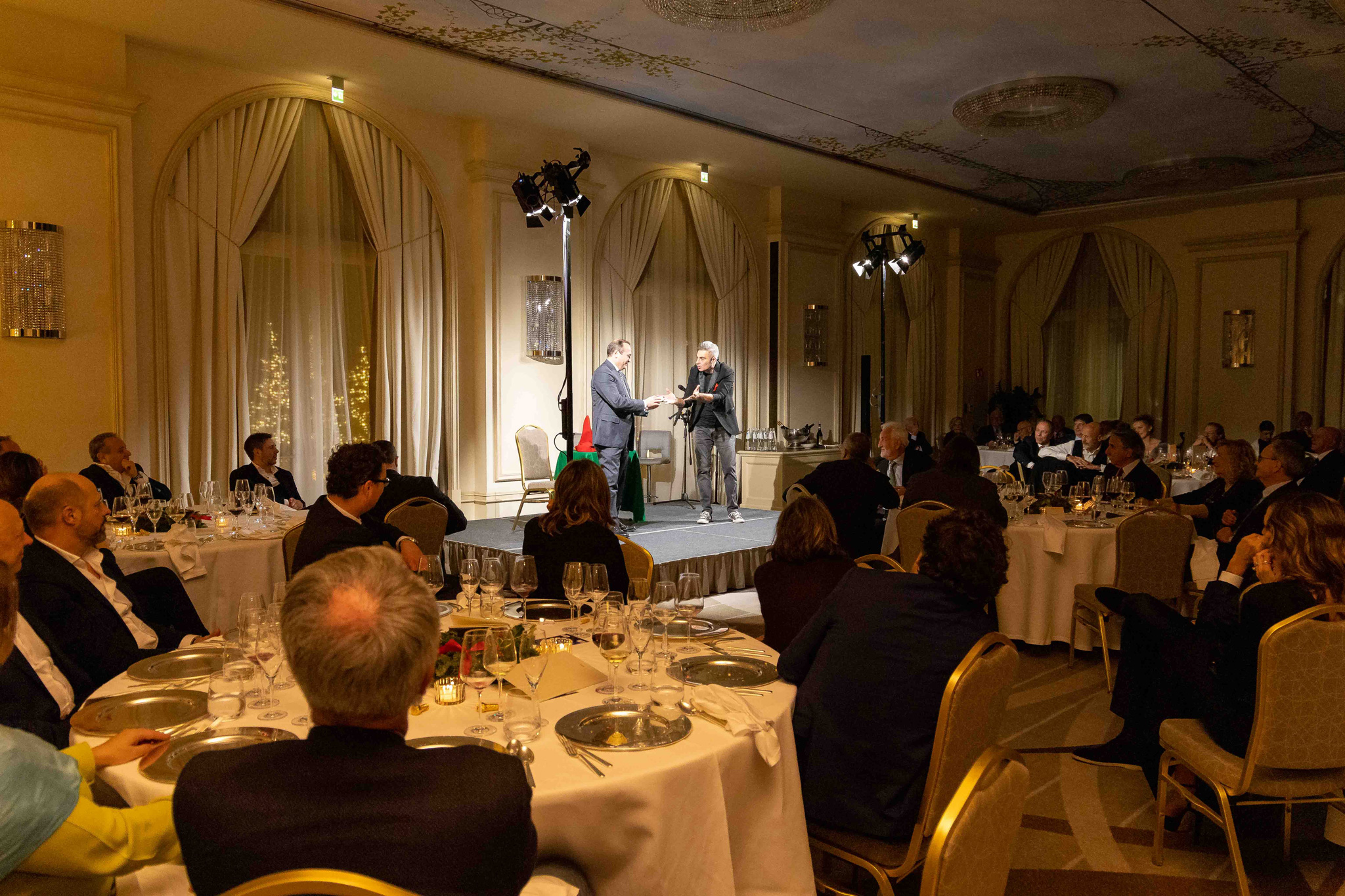 Foto evento business upiveb Panoramica dello spettacolo durante la cena all'hotel principe di savoia a Milano