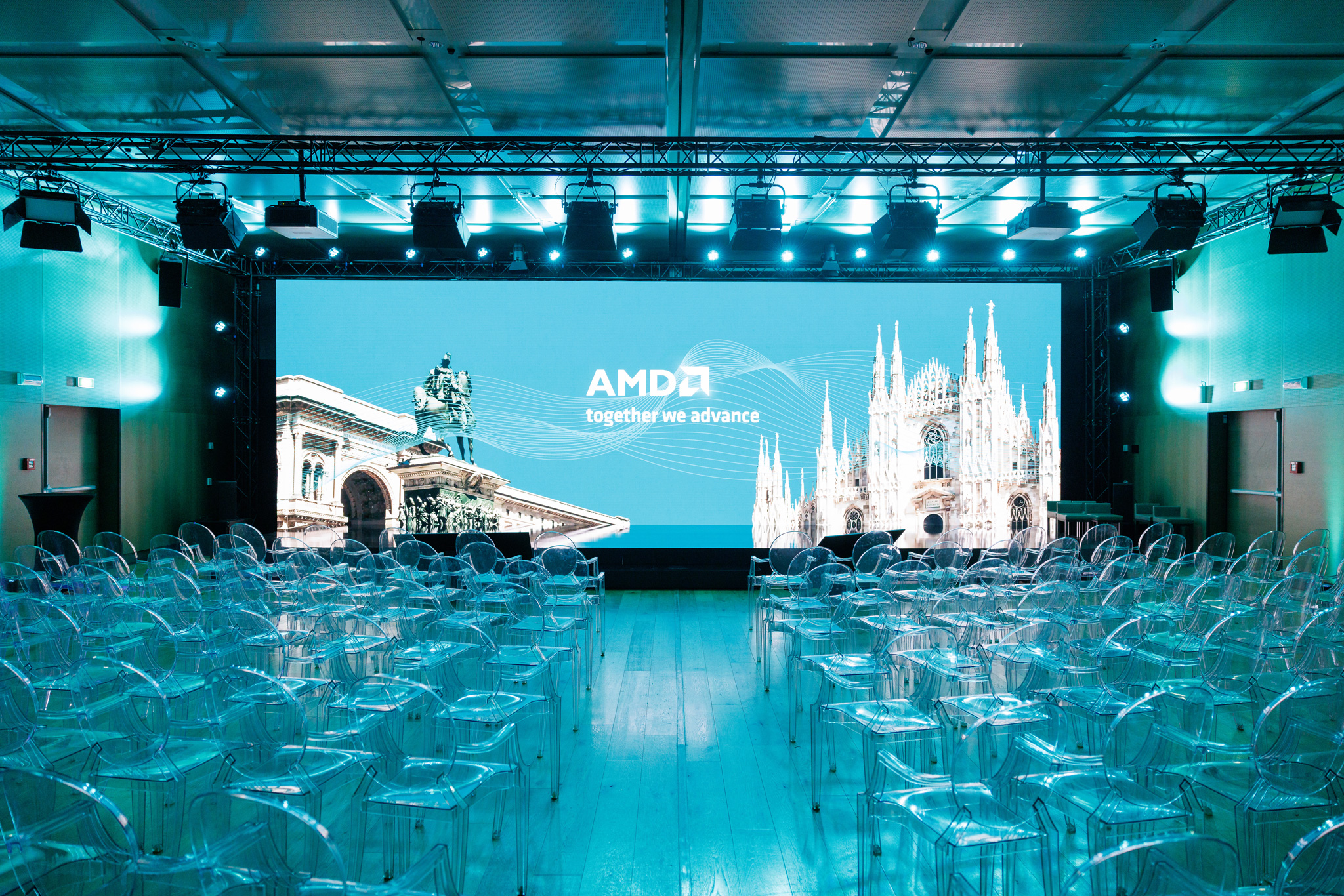 foto della sala conferenze dell'evento AMD