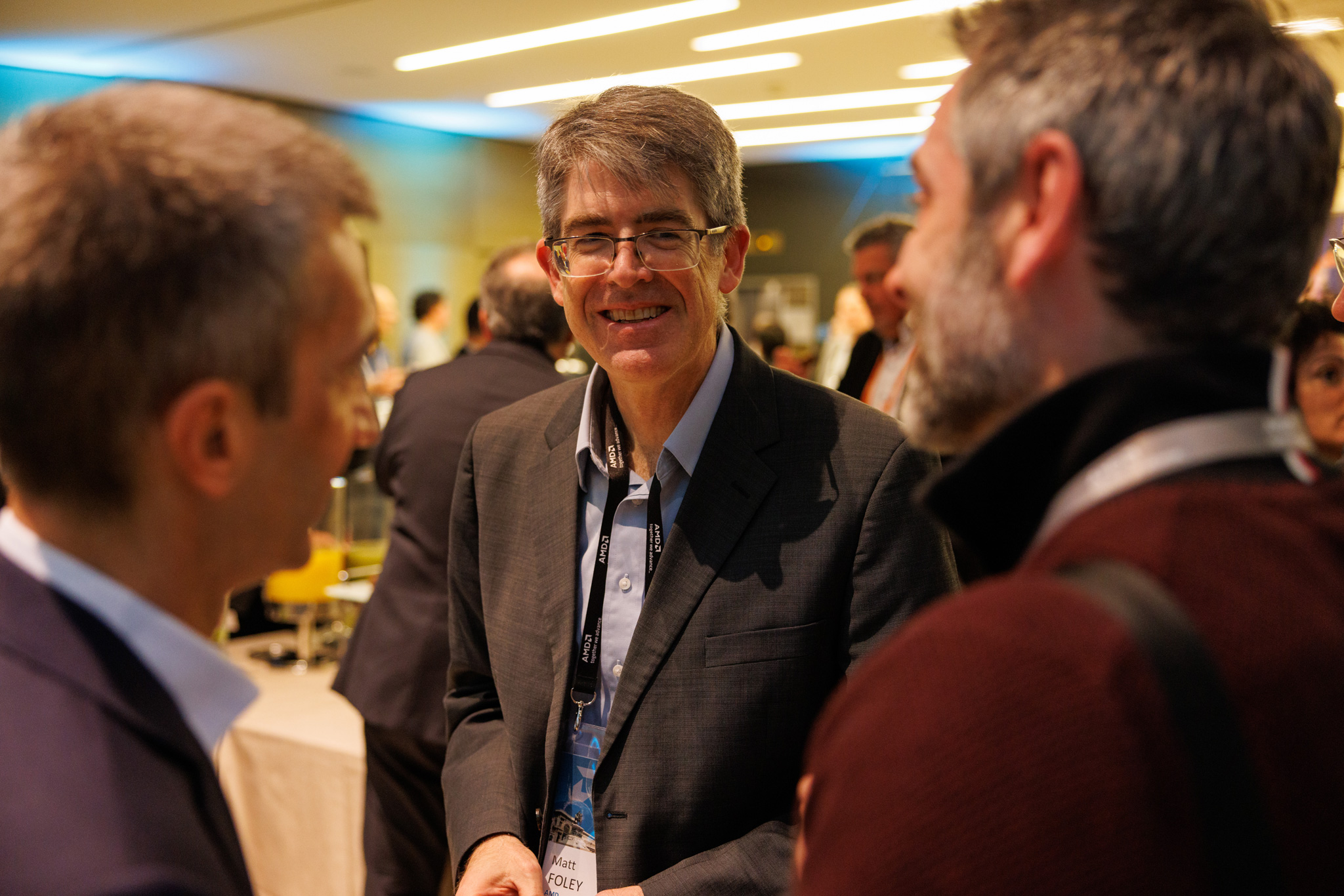 foto di invitati che fanno break durante l'evento AMD