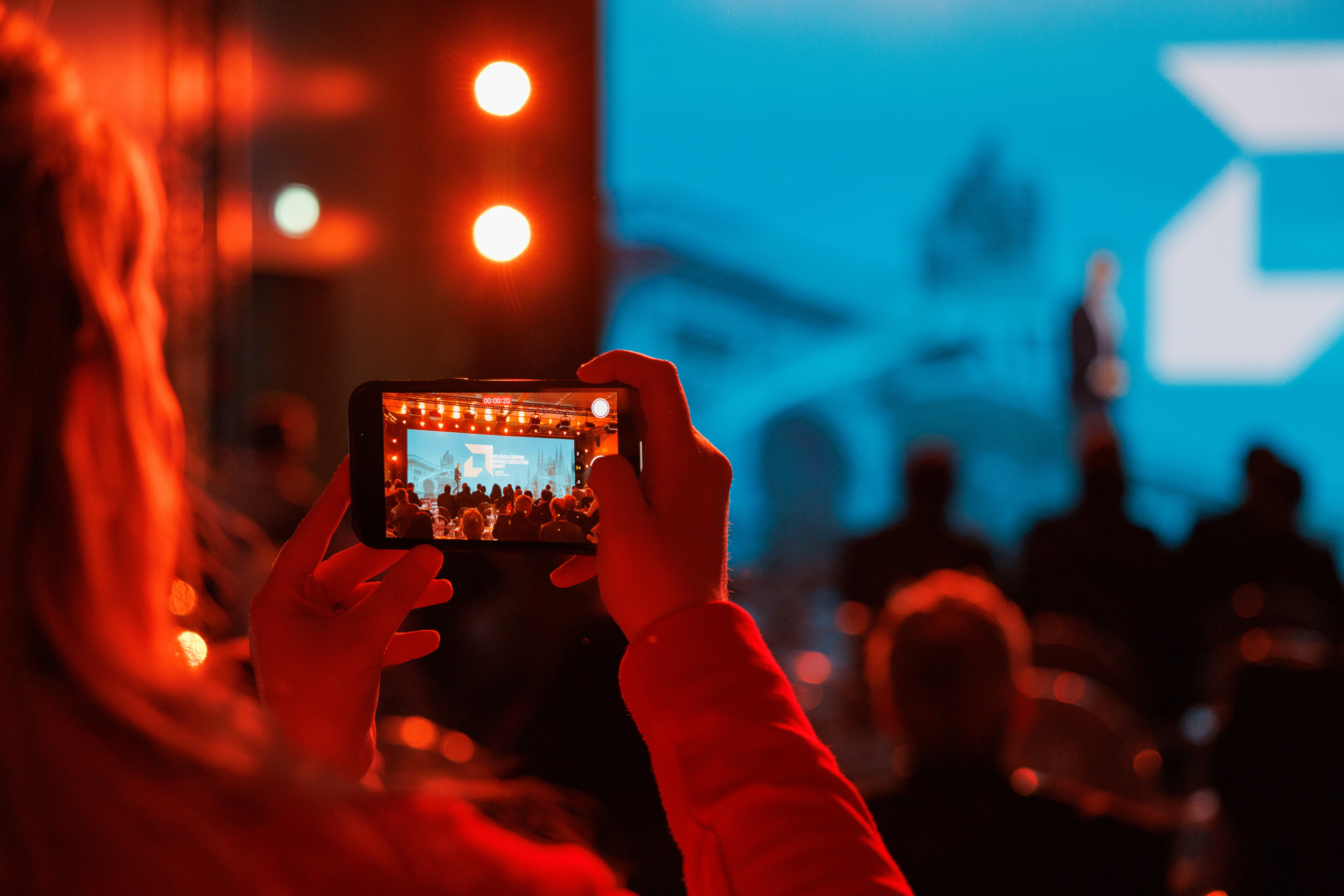 foto del pubblico nella sala dell'evento AMD